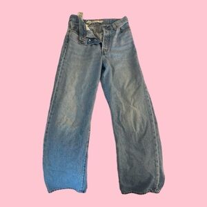 ✨levi’s ribcage straight ankle jeans - light wash ✨